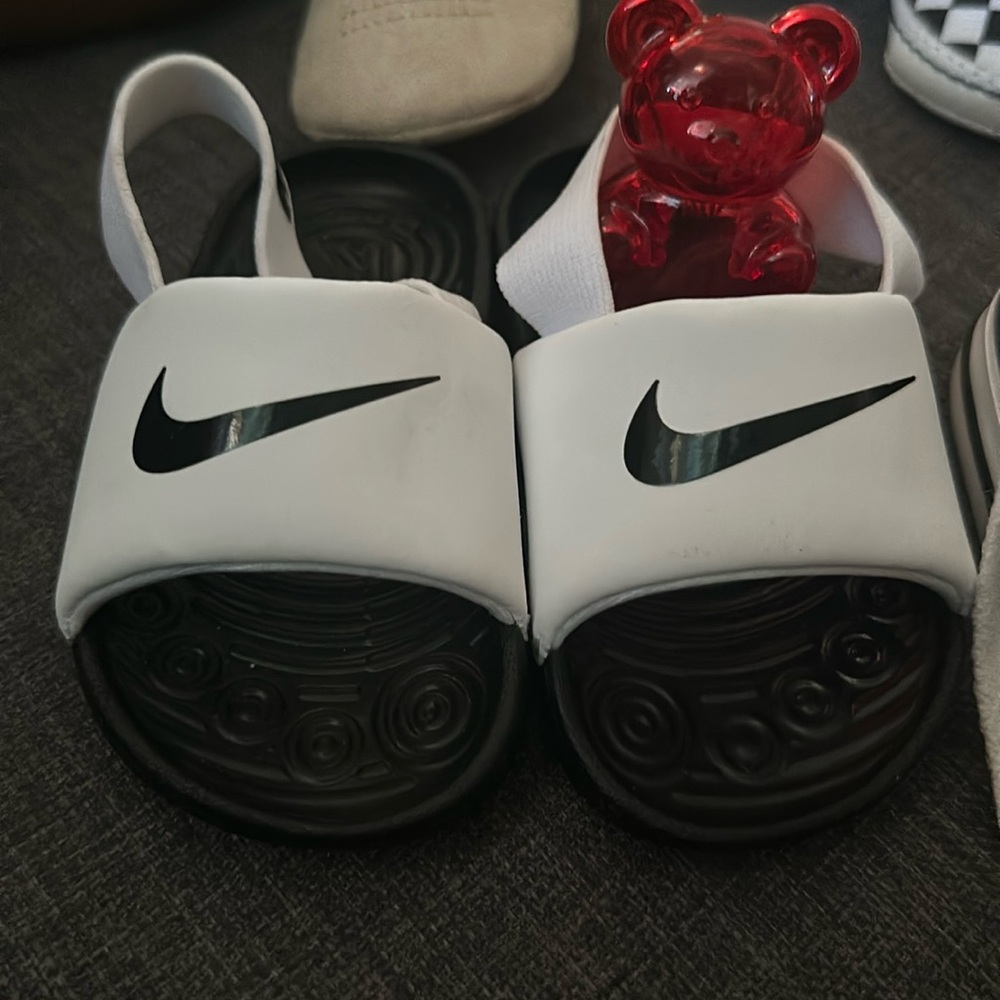 Nike baby sandals used